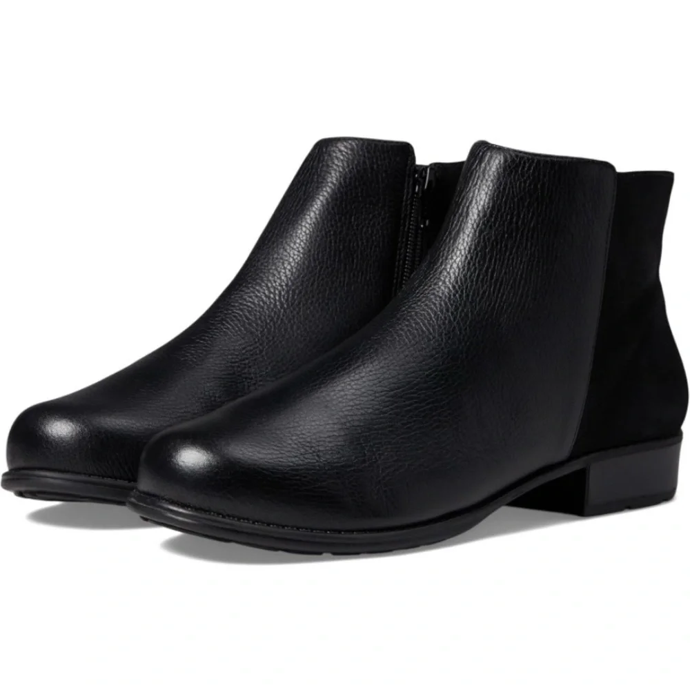 Walking Cradles Lewis size 7M